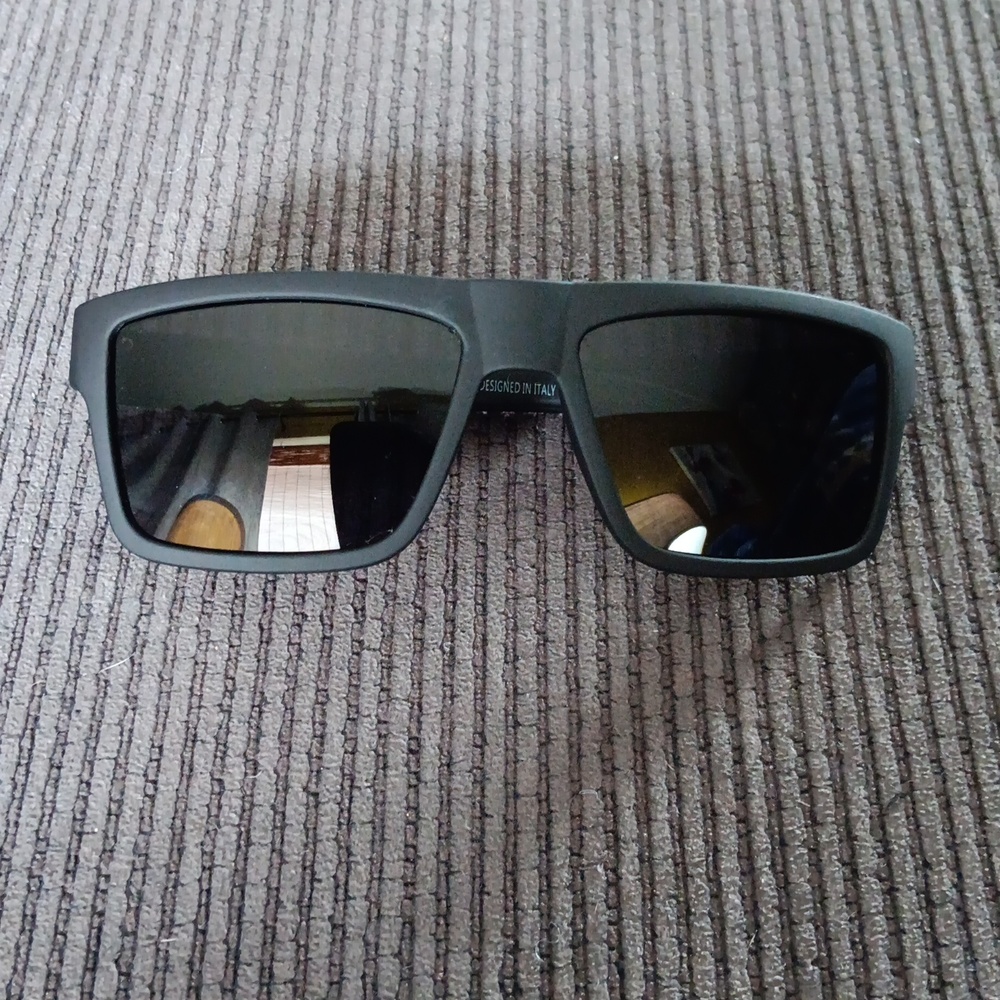 Viahda black sunglasses